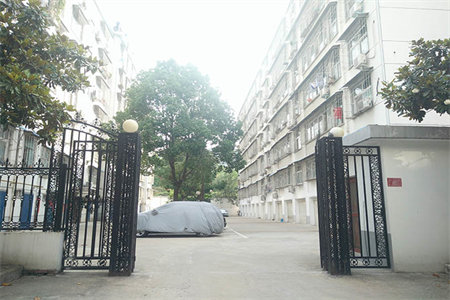 国泰家园三室二厅126平精装出售